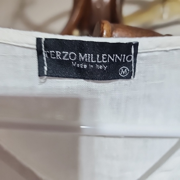 Terzo Mellennio 100% Linen White Blouse- Medium - Picture 4 of 4